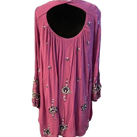Free People Embroidered Dress Tunic Crinkled Cut Out Back Fushia Pink BOHO Small - Picture 3 of 12